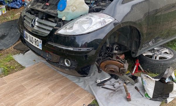 Voir l'image Mercedes class A150 — Hdb mécanique — photo 1