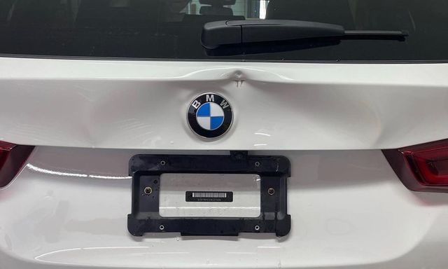 Voir l'image Carrosserie et peinture — GIS auto — photo 1