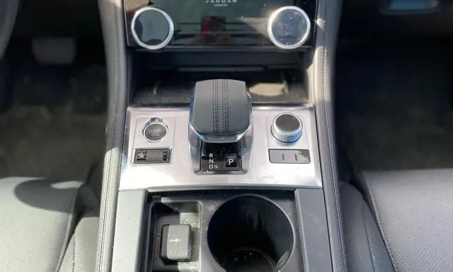 Voir l'image Nettoyage intérieur jaguar — Clean performance — photo 1