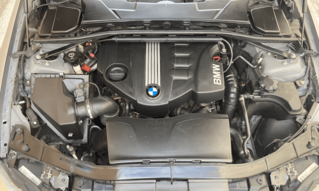 Voir plus — Nettoyage baie moteur — JSN WASH