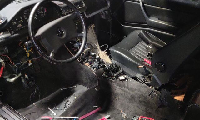 Voir l'image Restauration Mercedes 124 230CE — Ruben Barbosa — photo 1