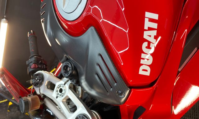 Voir plus — CAR STAGING DUCATI PANIGALE — Js Motors