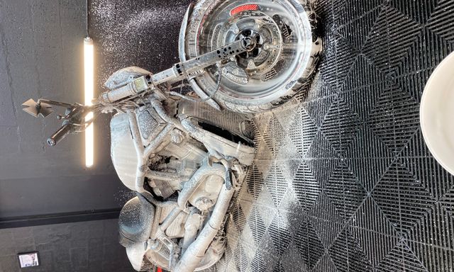 Voir l'image LAVAGE HARLEY DAVIDSON — Js Motors — photo 1